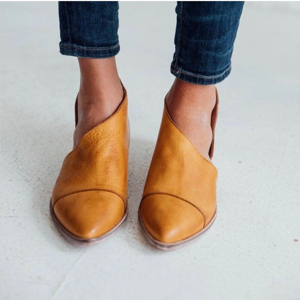 Free people Royale Flat, size 7, camel color.